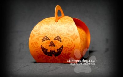 Make an Easy Pumpkin Treat Holder?